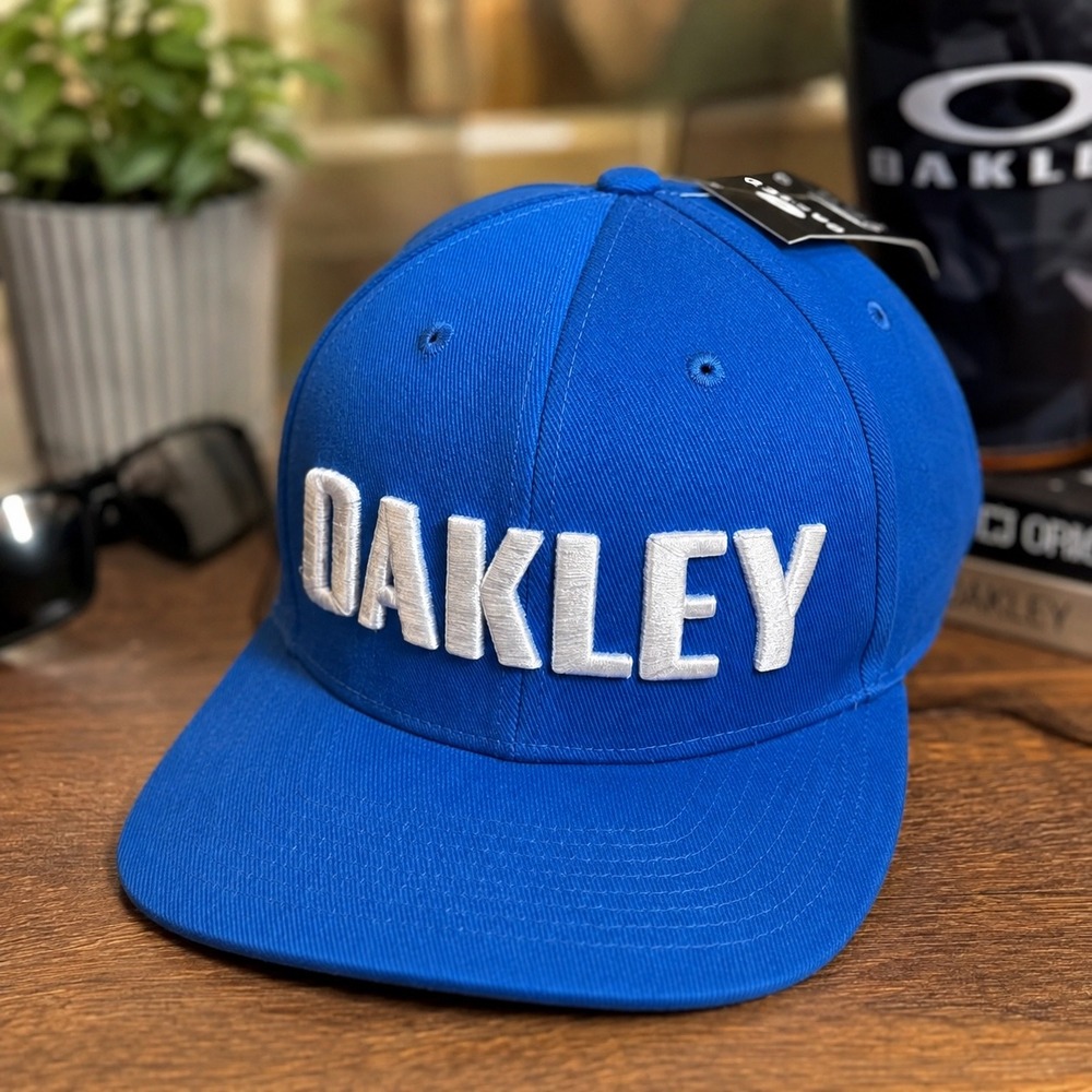 Oakley Snapback Cap Ozone Blue White Logo Flat Brim Hat FOS901197 NEW